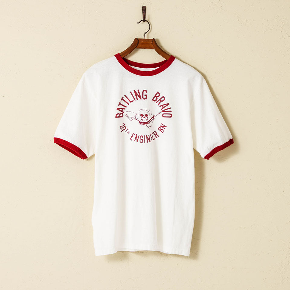 &lt;Pre-order item&gt;lot.34006-03 Ringer Tee "BATTLING BRAVO" <off white></off>