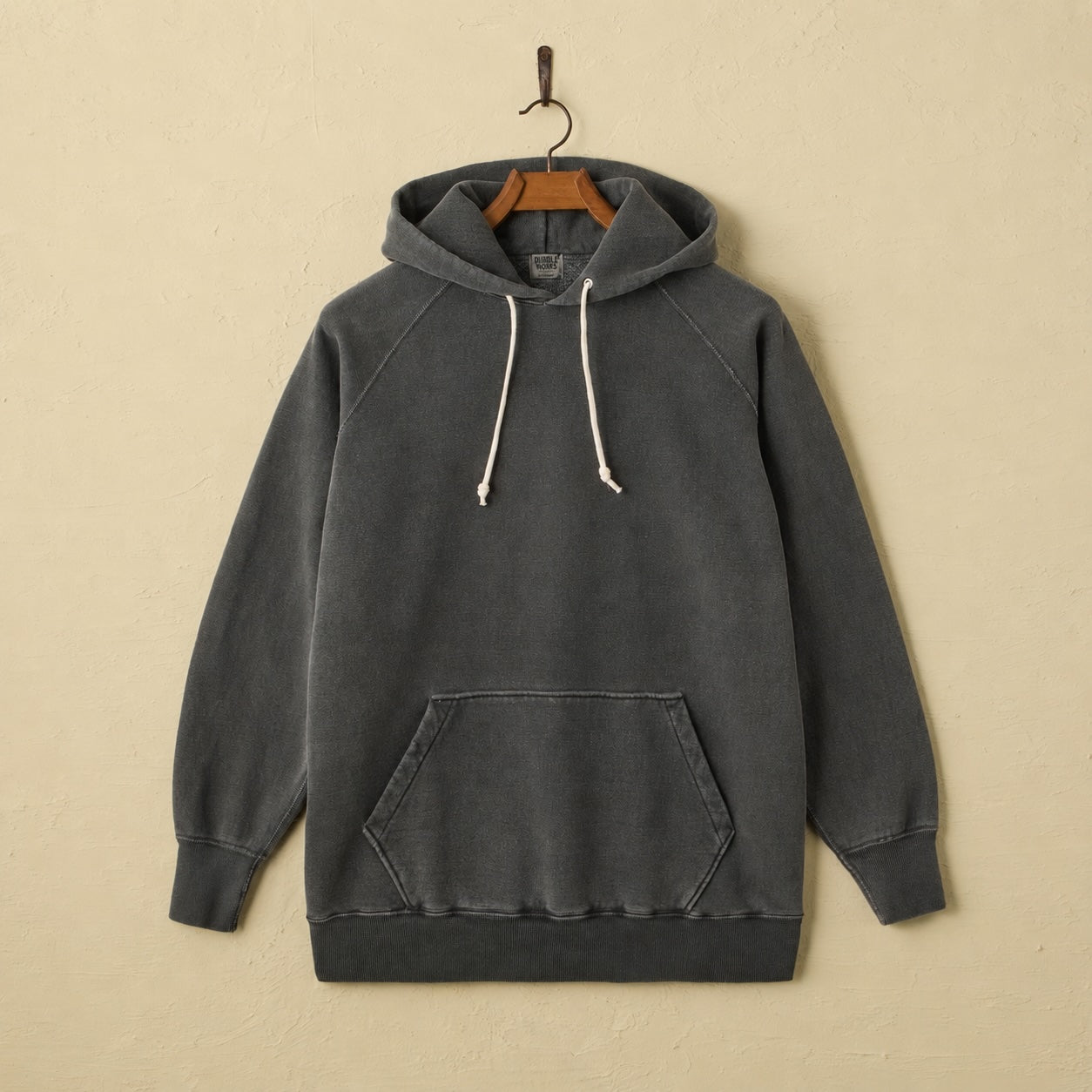 lot.83004PD FLATSEAMS RAGLAN SWEAT HOODIE PIGMENT DYE(PD.SUMIKURO)